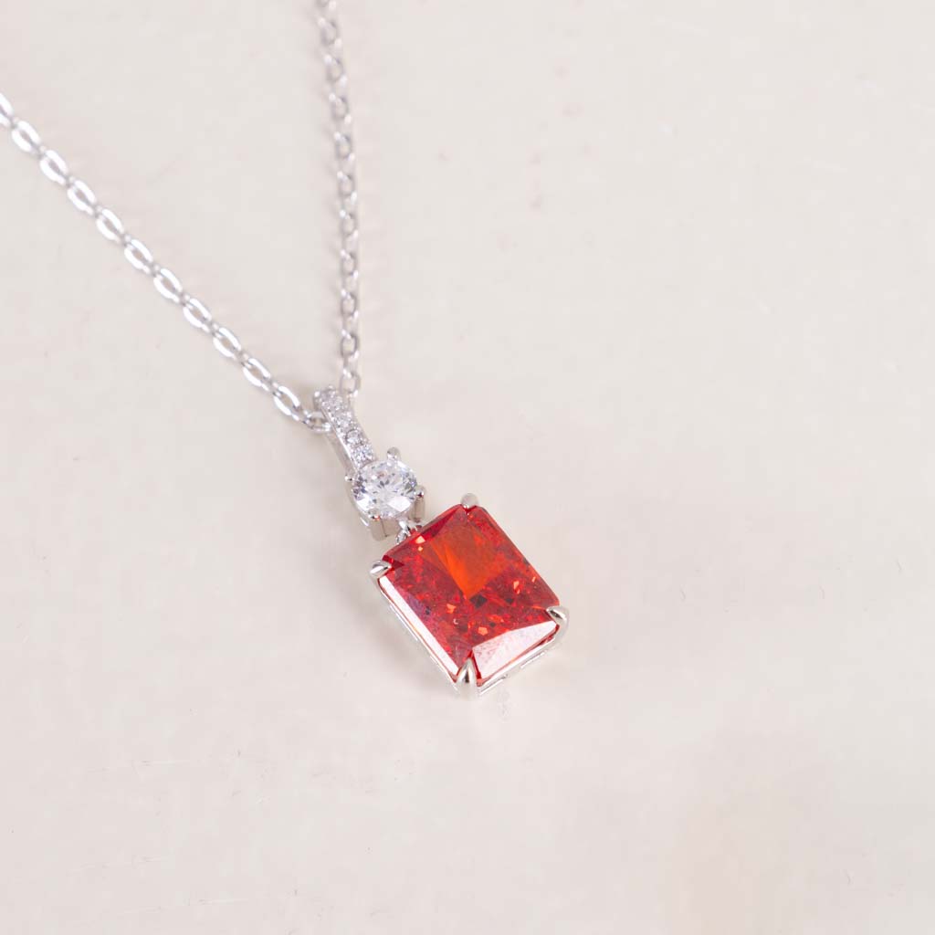 Markiz Platinum-Plated Red Zircon Necklace & Pink Roses Vase