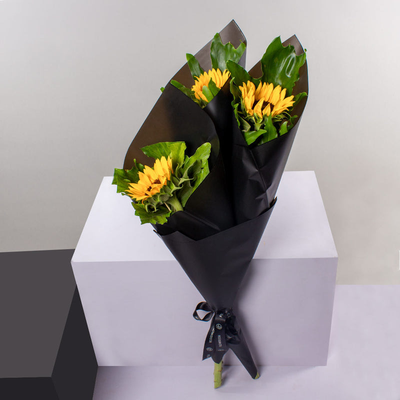 Flowrista | Sunflower Hand Bouquet
