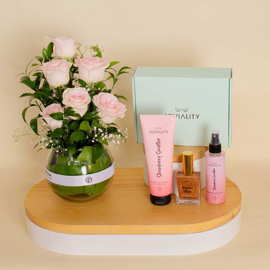 Joviality Strawberry Body Care Set with Flowrista Vase