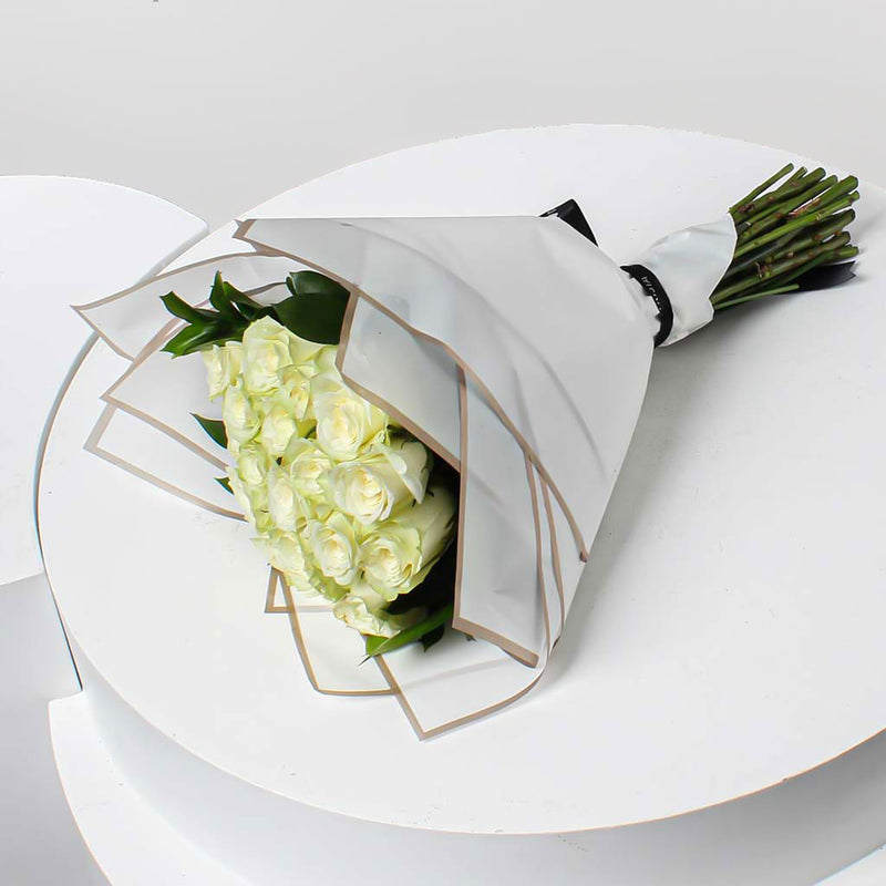White Roses Bouquet – 20 Stems