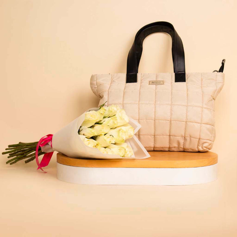 Pavo Beige Tote Bag Handbag & 15 White Roses