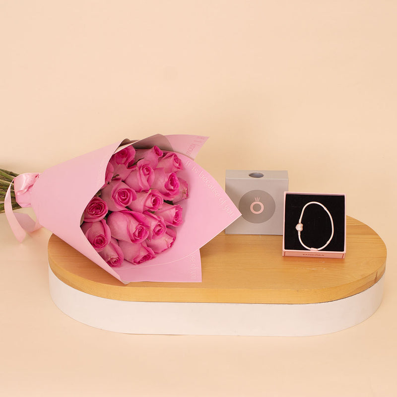 Pandora Moments Bracelet with Pavé Heart Clasp & 15 Pink Roses
