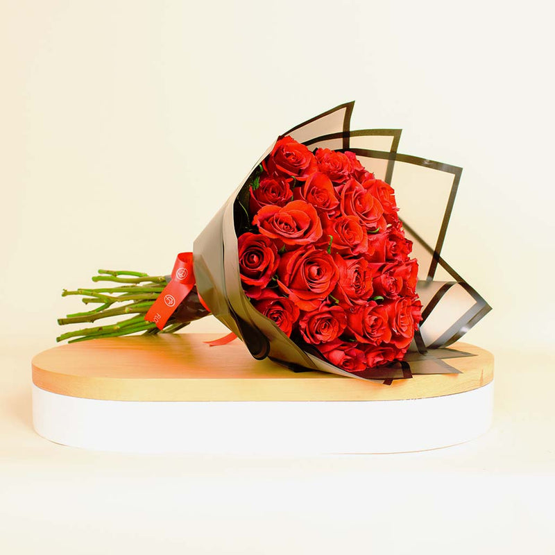 Amaz Gold Snake Ring & 20 Red Roses - Valentine’s Day Luxury Gift
