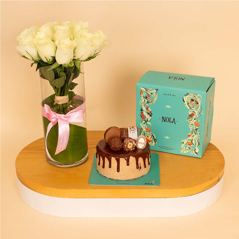 Nola Nutella Crunchy Cake & White Roses Vase