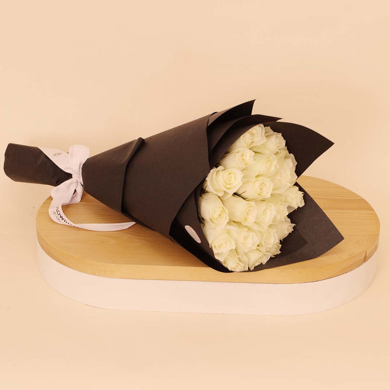 Flowrista | White Roses Bouquet – 20 Stems