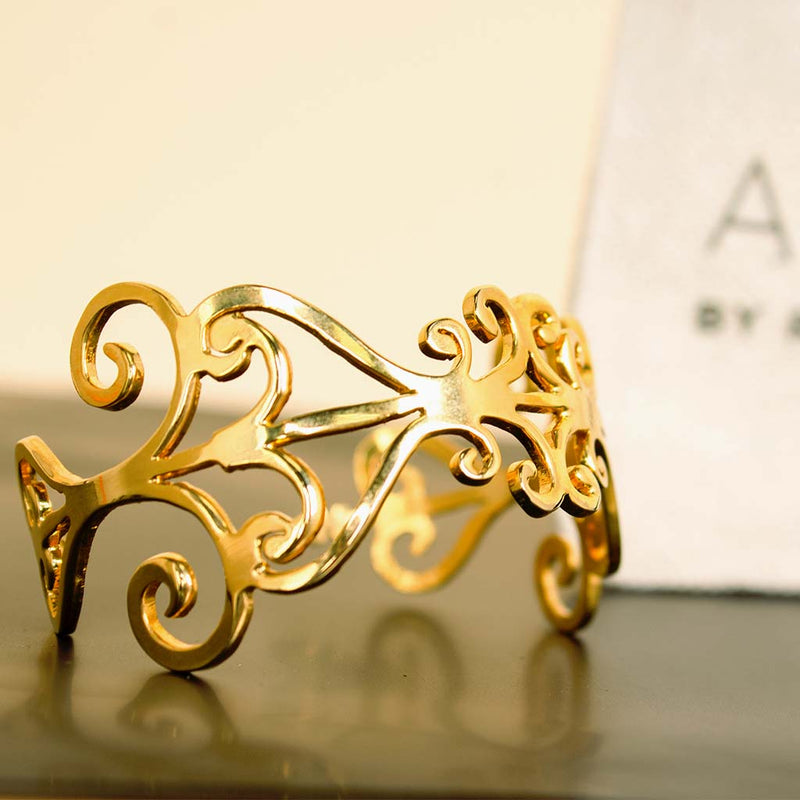 Amaz Enchanting Charm Bracelet
