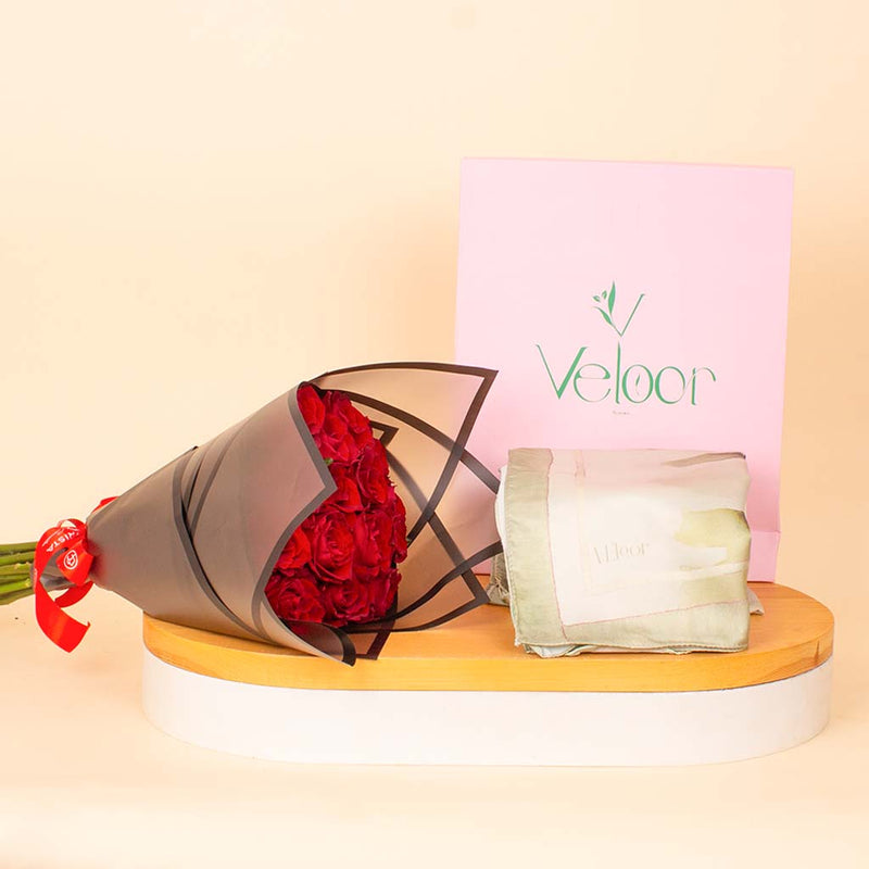 Veloor Sūkoon Scarf & Red Roses Bouquet
