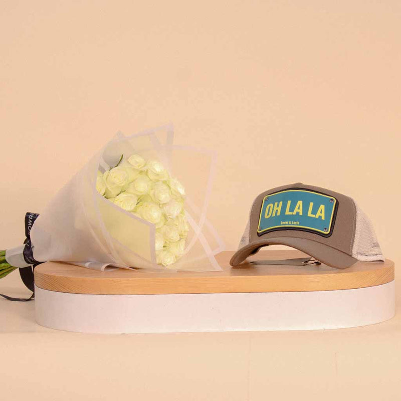 Levai & Loris Oh LaLa unisex cap | White Roses Bouquet 20 Roses