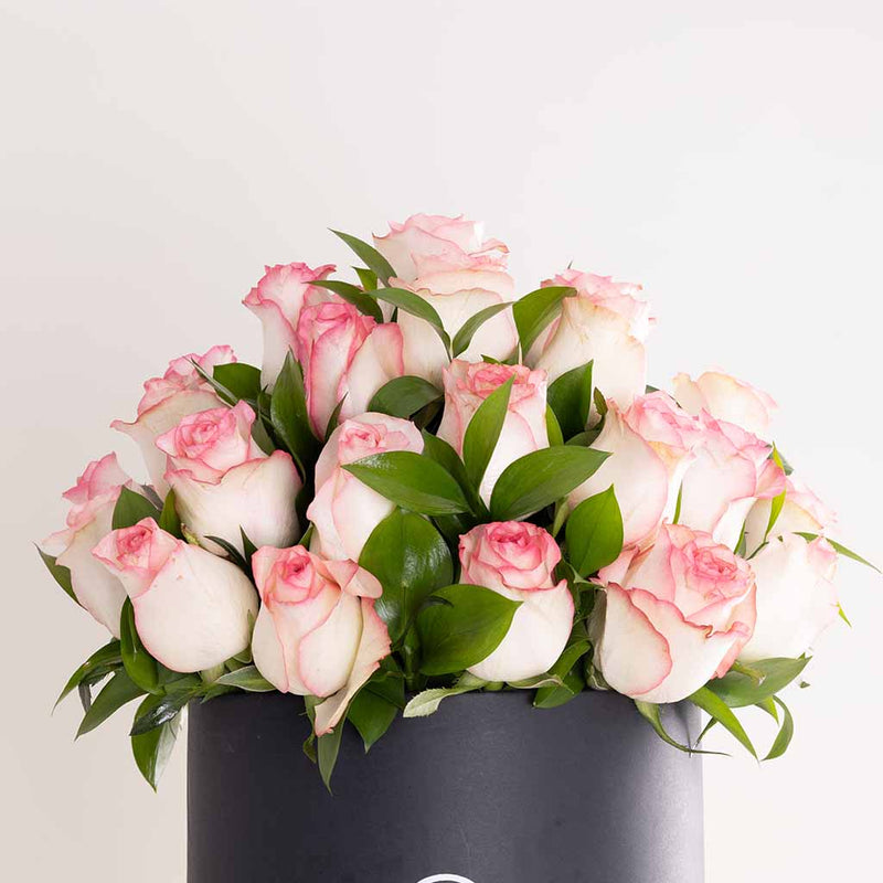 Flowrista Jumilia Rose Box