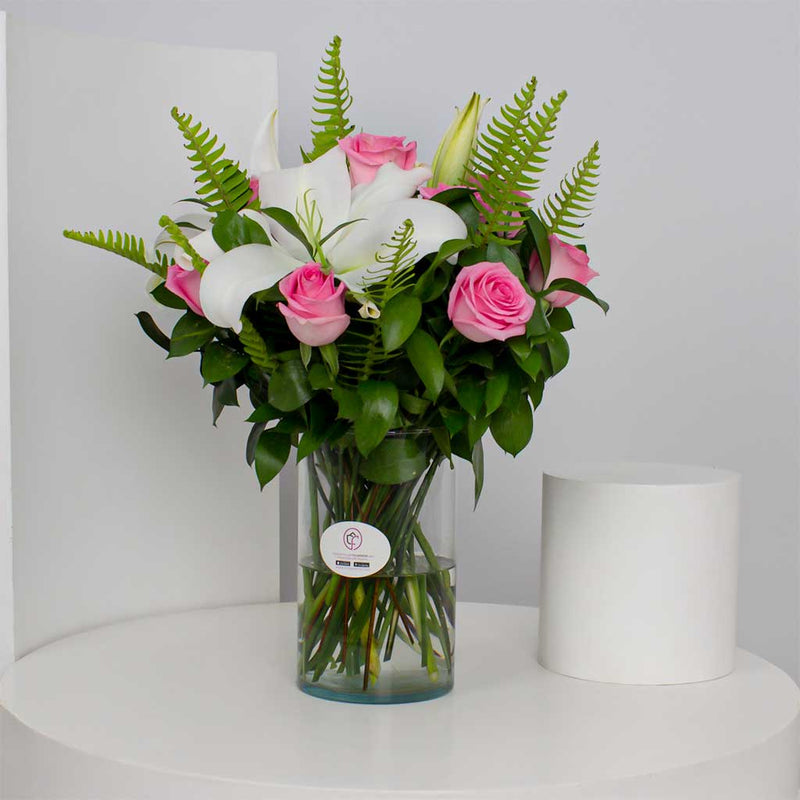Flowrista | Pink Roses & Lilies Vase