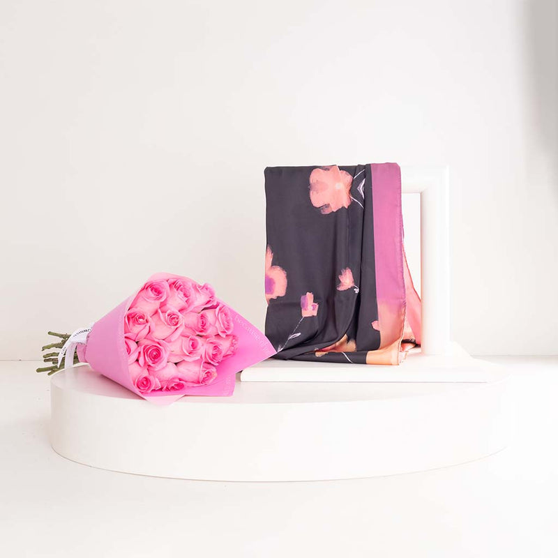 Veloor Layal Scarf & Pink Roses Bouquet