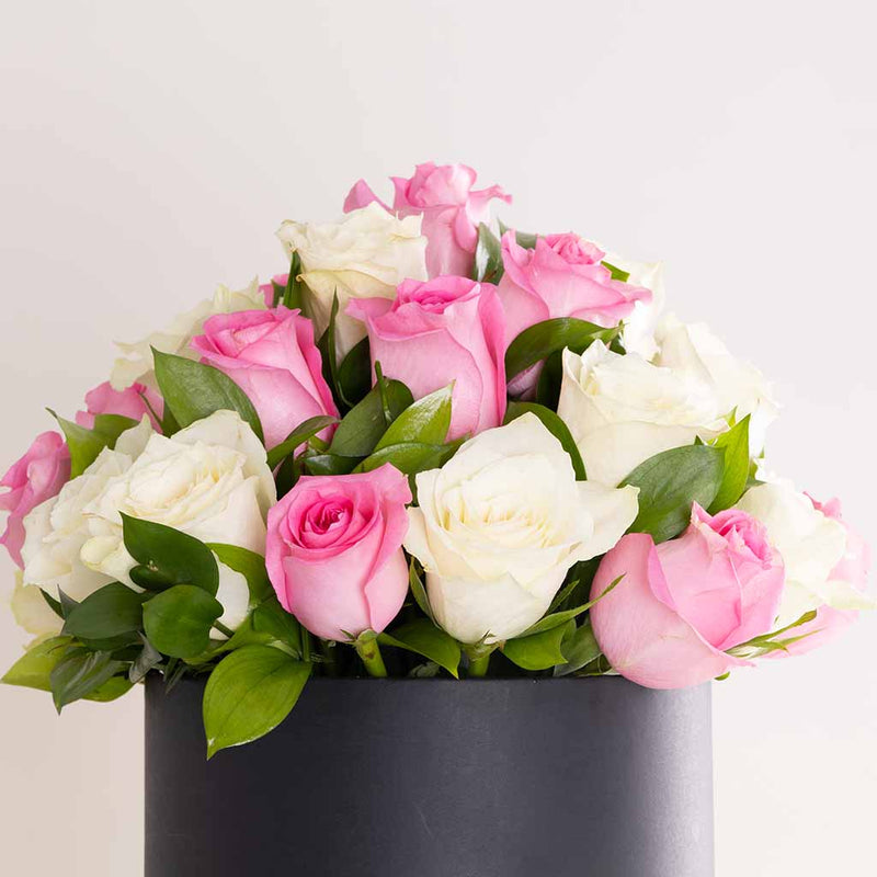 Flowrista White & Pink Rose Box
