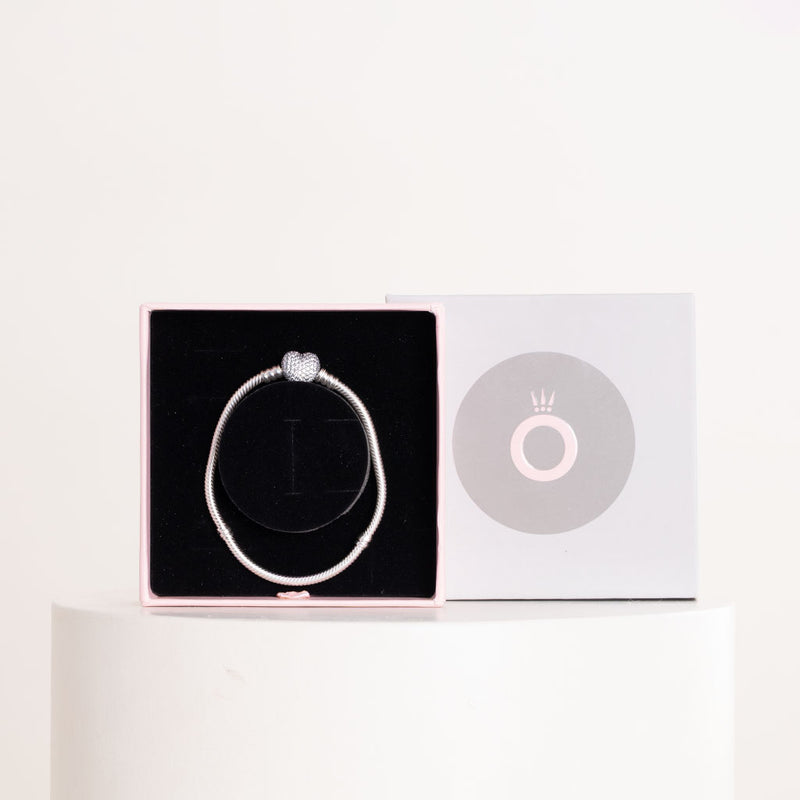 PANDORA Moments Silver Bracelet with Pavé Heart Clasp