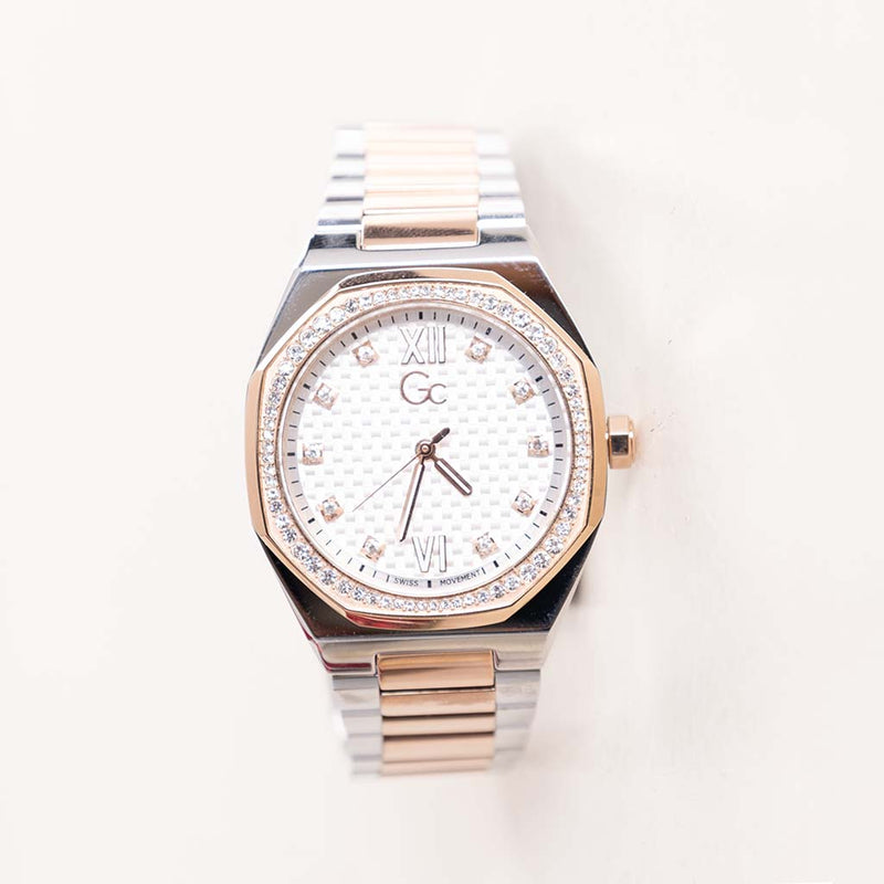 Gc Coussin Sleek Lady Mid Size Metal Watch