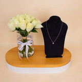 Markiz Silver Necklace & White Roses Vase