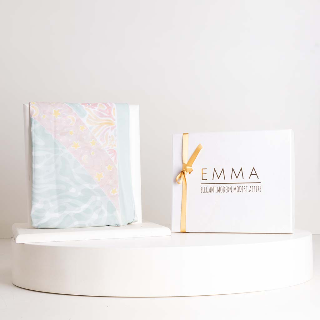 EMMA Lullaby Scarf & Red Roses