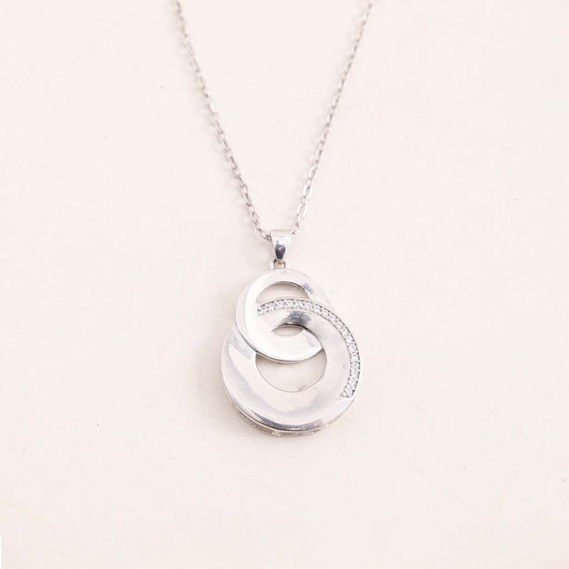 Felizmoda Two-Circle Necklace & Red Roses Bouquet