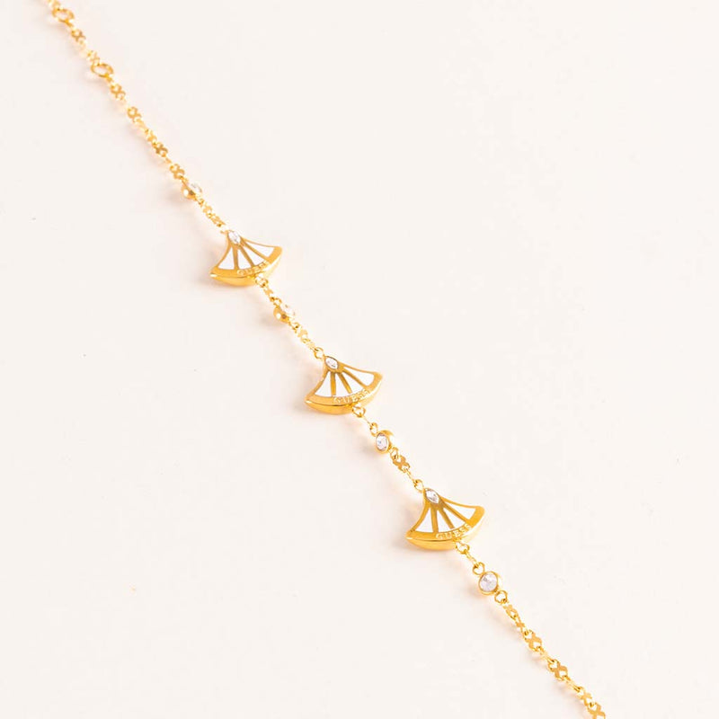 GUESS Fan Gold-Tone Charm Bracelet & Pink Roses Bouquet