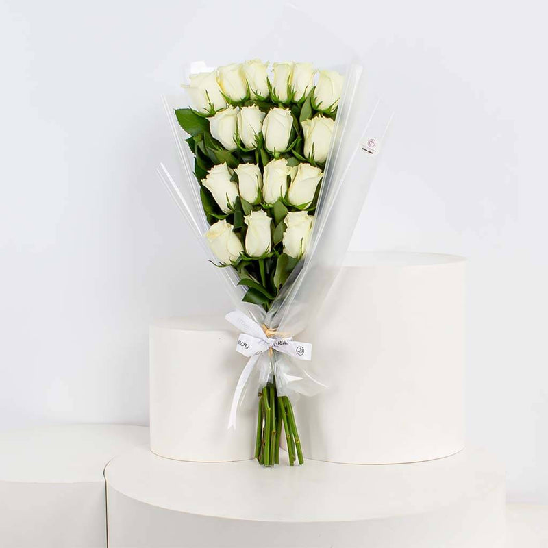 Flowrista | White Roses Bouquet - 17 Stems
