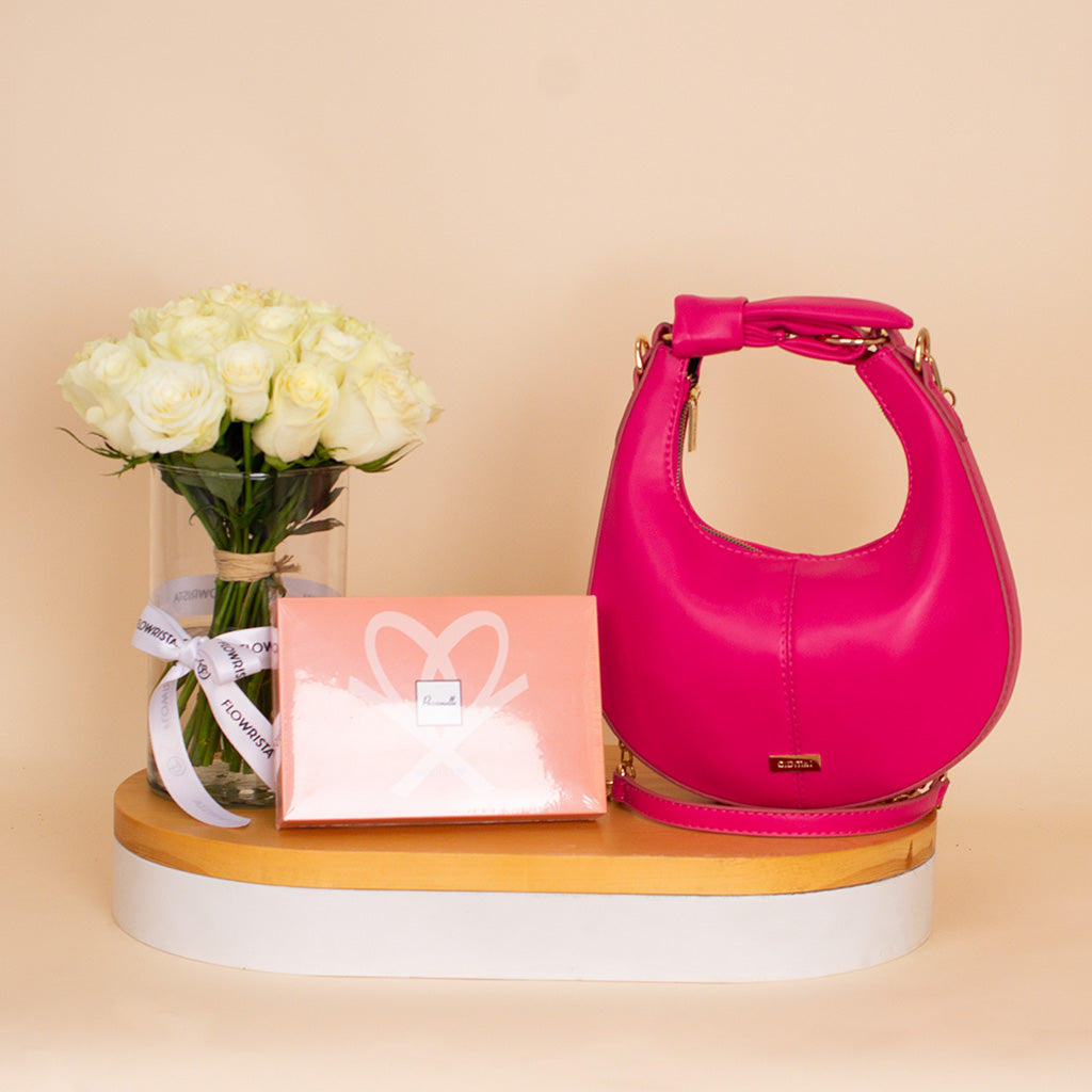 Alamki Bella Fuchsia Bag & Passionelle Mini Mellow Chocolate & White Roses Vase
