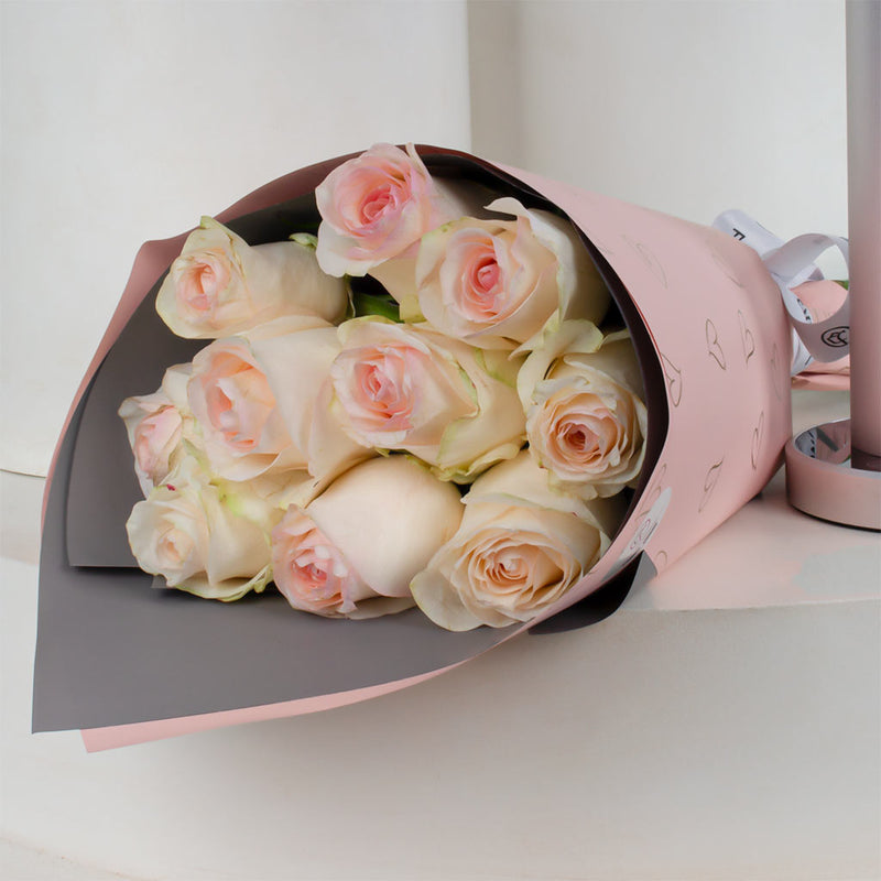Lazaro Home Smart & 10 Senorita Roses