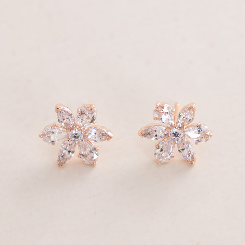 Pandora Sparkling Herbarium Cluster Stud Earrings 14k Rose Gold-Plated & Purple Roses Vase