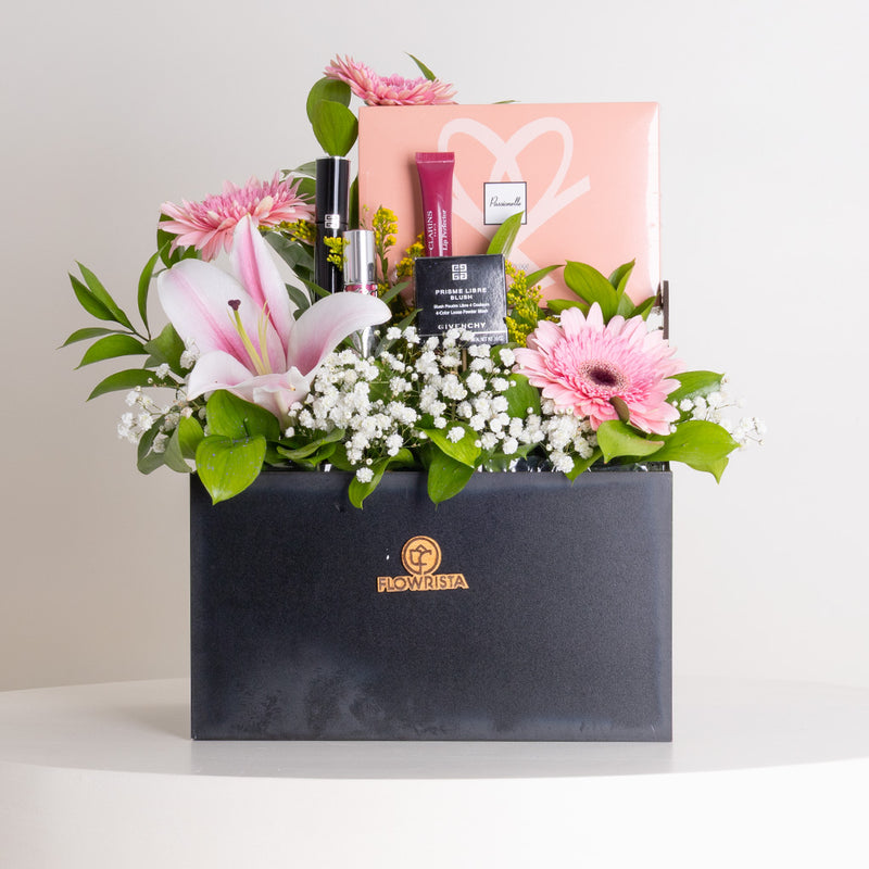 Flowrista Beauty & Blooms Gift Box