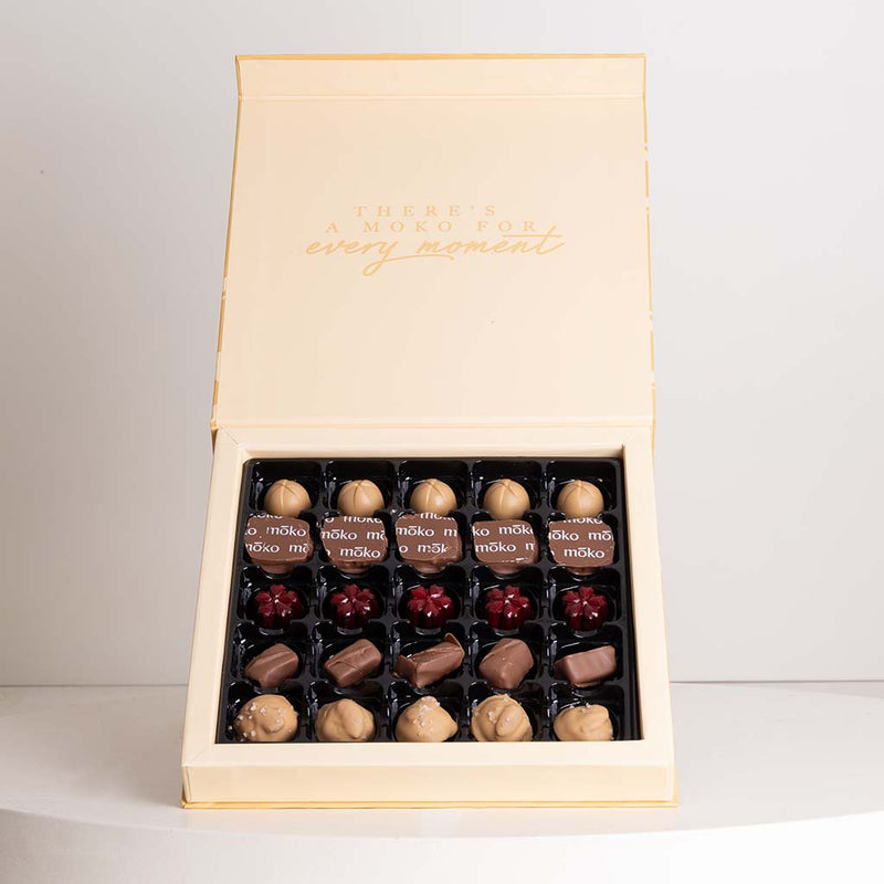 Moko Gold Collection Chocolates Box & Gerbera Mixed Vase