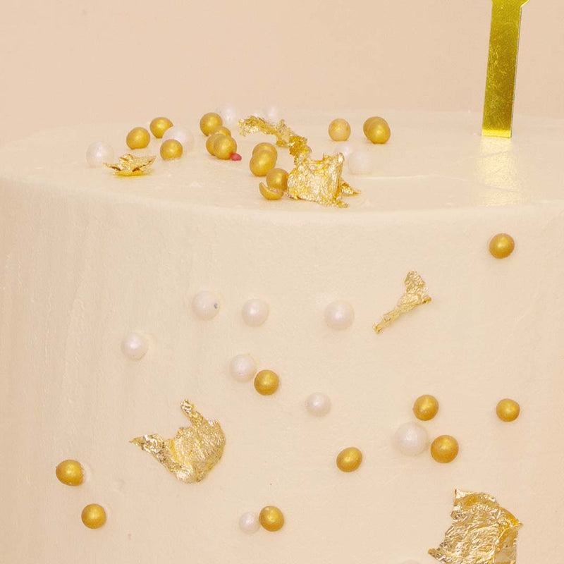 Ninos Golden Celebrations Cake & 15 White Roses Vase