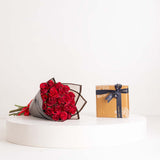 House of Cocoa Chocolate Box 16 Pieces with 20 Red Roses