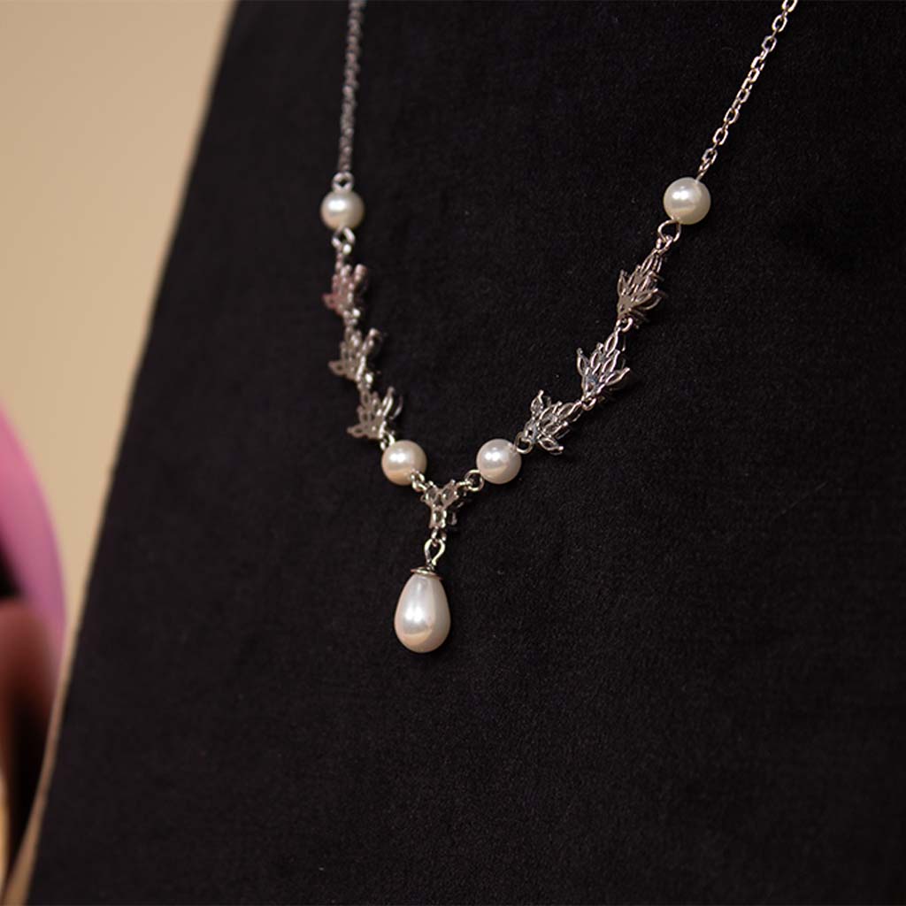 Markiz Pure Natural Pearl Necklace & Bouquet Mix 20 Rose