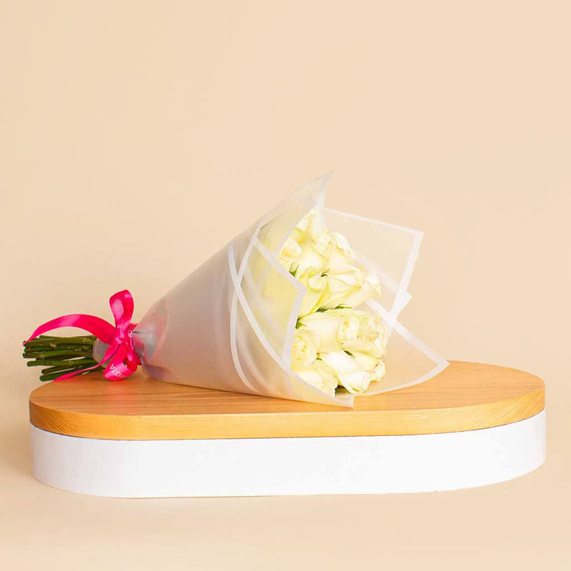 White Hand Bouquet 15 Roses