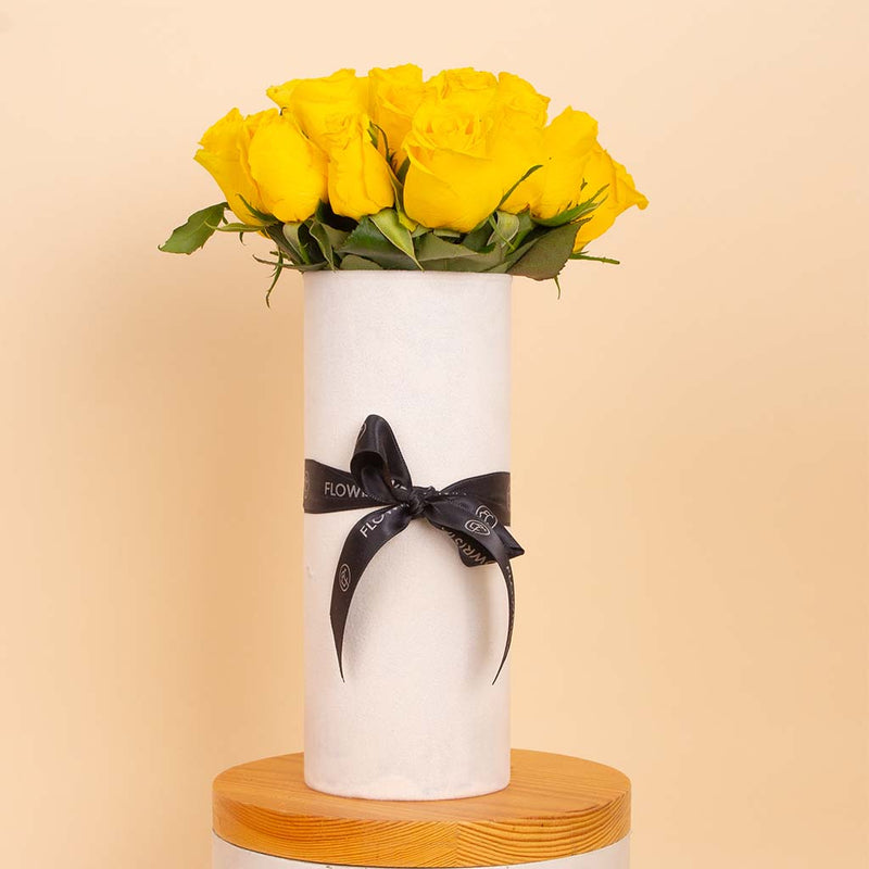 Yellow Signature Vase - 20 Stems
