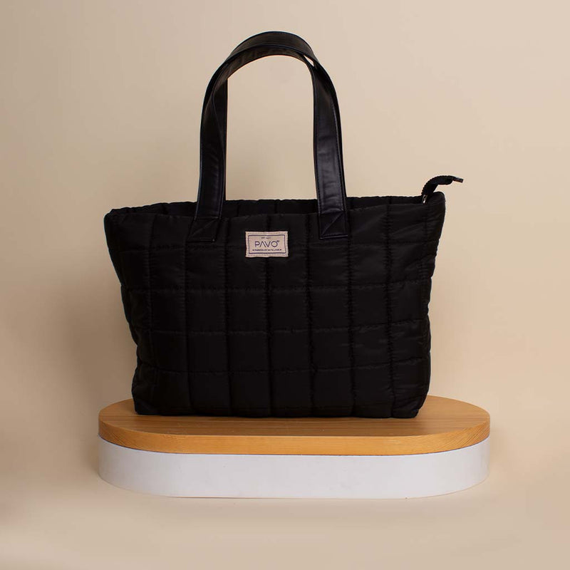 Pavo Black Tote Bag Handbag And Bouquet of 15 Rose
