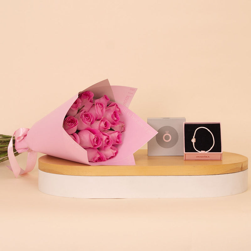 Pandora Moments Bracelet with Pavé Heart Clasp & 15 Pink Roses