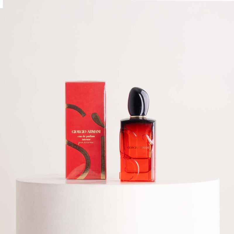 Giorgio Armani Sì Passione Intense EDP 100ml & 15 Revival Roses Hand Bouquet